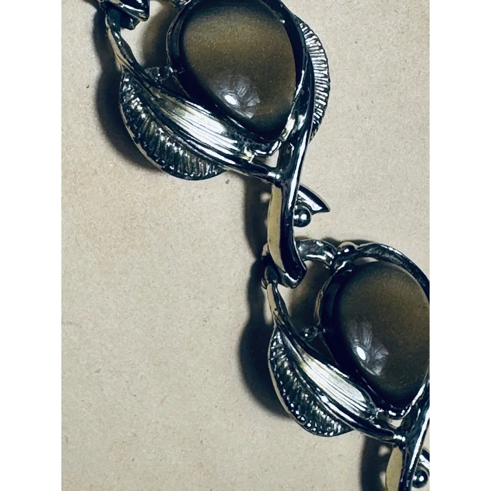 Choker Necklace Silver Smoky Cabochon Leaf Motif Vintage